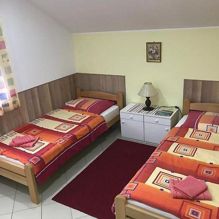 Guesthouse Rebel Deliblato Eksteriør billede