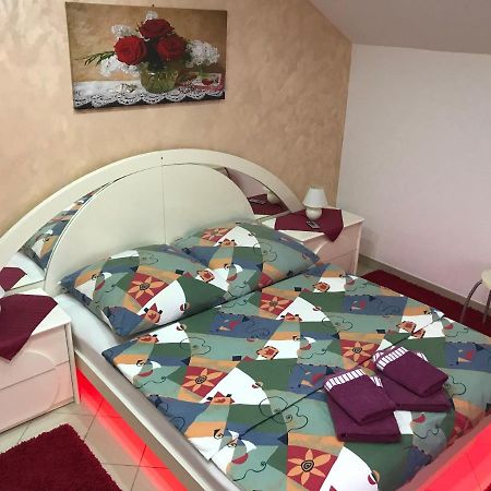 Guesthouse Rebel Deliblato Eksteriør billede