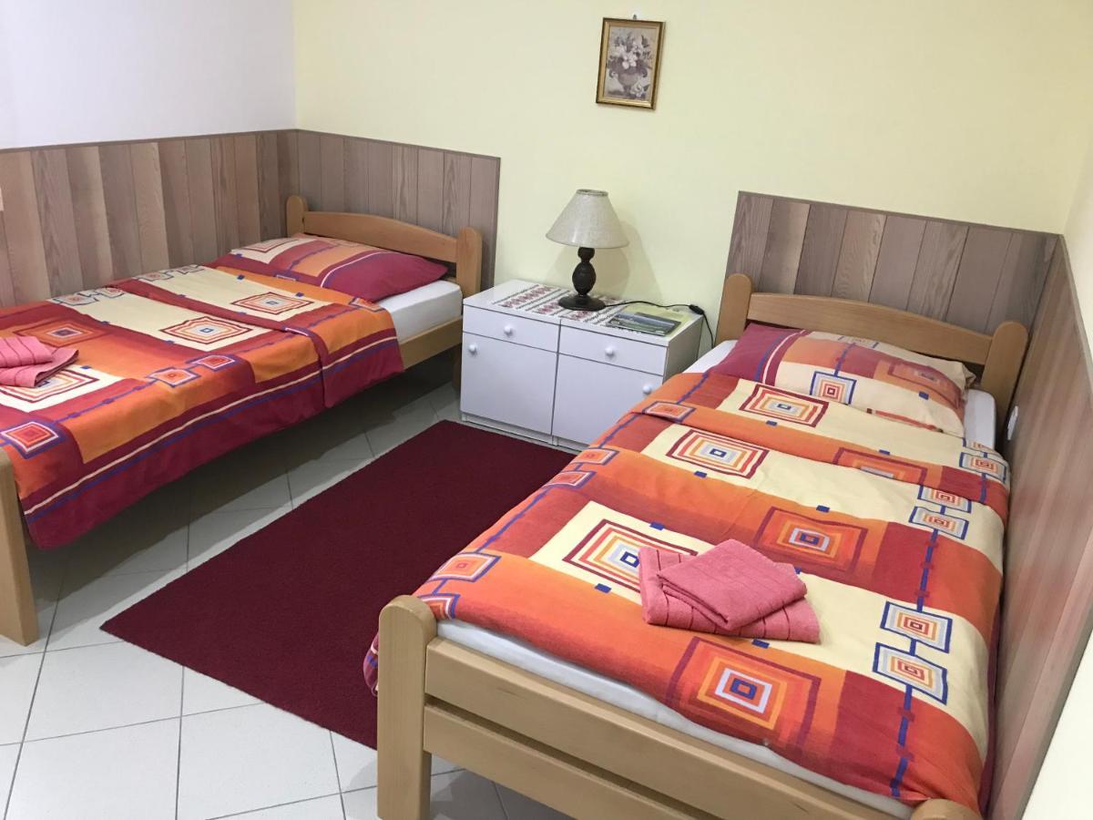 Guesthouse Rebel Deliblato Eksteriør billede